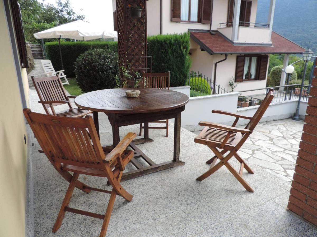 Casa Vacanza Il Glicine Casale Corte Cerro Extérieur photo