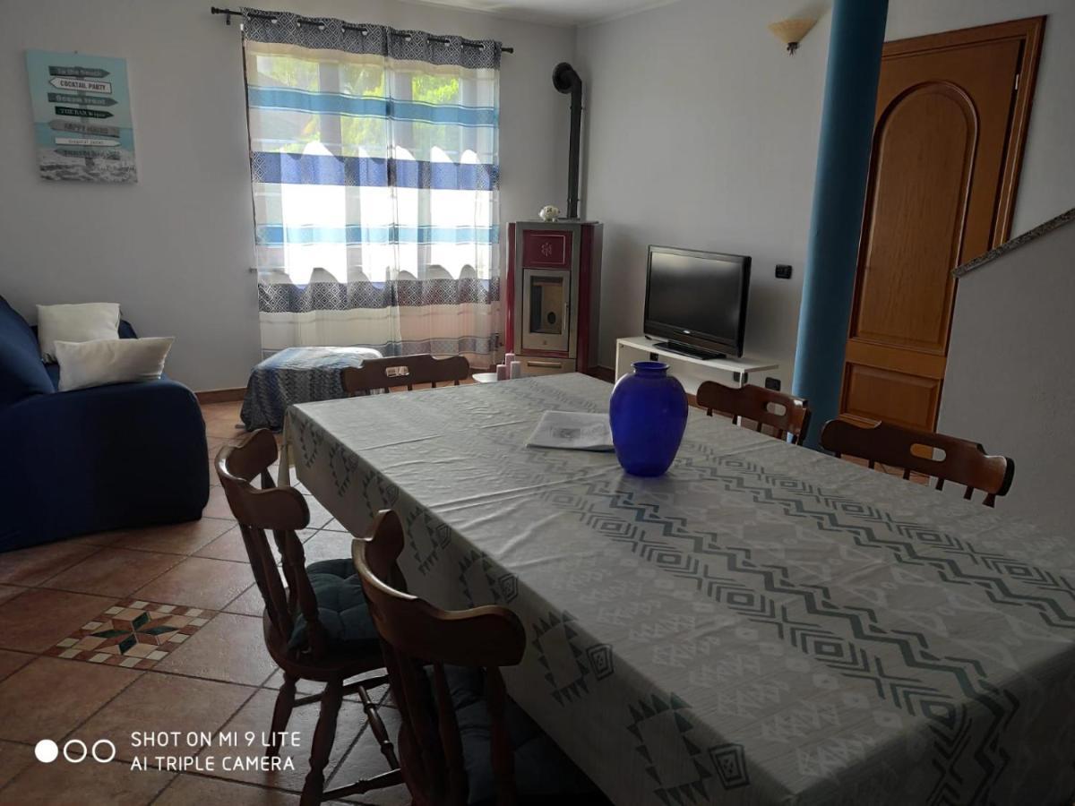 Casa Vacanza Il Glicine Casale Corte Cerro Extérieur photo