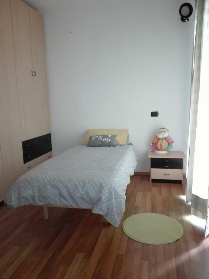 Casa Vacanza Il Glicine Casale Corte Cerro Extérieur photo